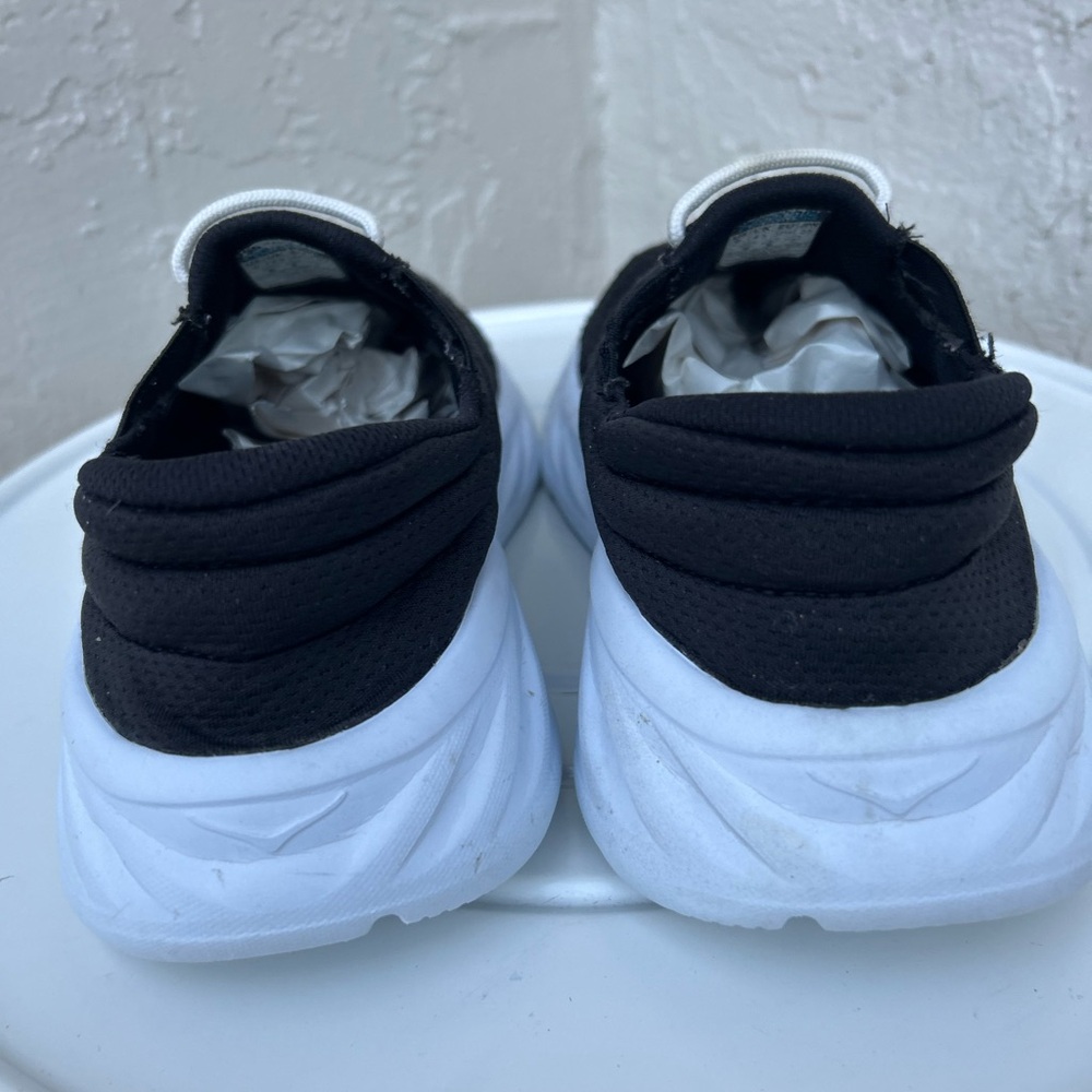 Hoka Ora Recovery Shoe 2 in a black and white colorway. Slip On Size 6 - Picture 4 of 7